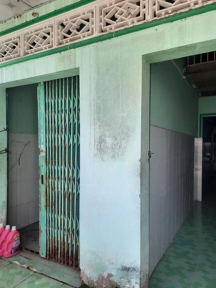 Bán nhà cấp 4 khu dân cư