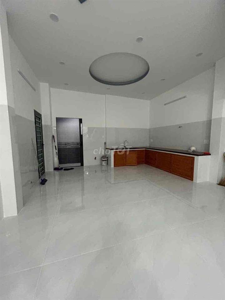 Cho thuê nhà mới rộng rãi: 1 trệt, 1 lầu, 5,3mx15m, kinh doanh và ở.