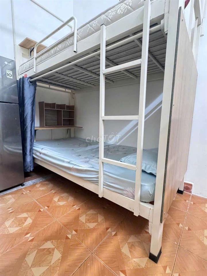 KTX GIÁ RẺ GẦN GTVT-LĐXH, NỘI THẤT ĐẦY ĐỦ, GIẢM THÁNG ĐẦU 800k