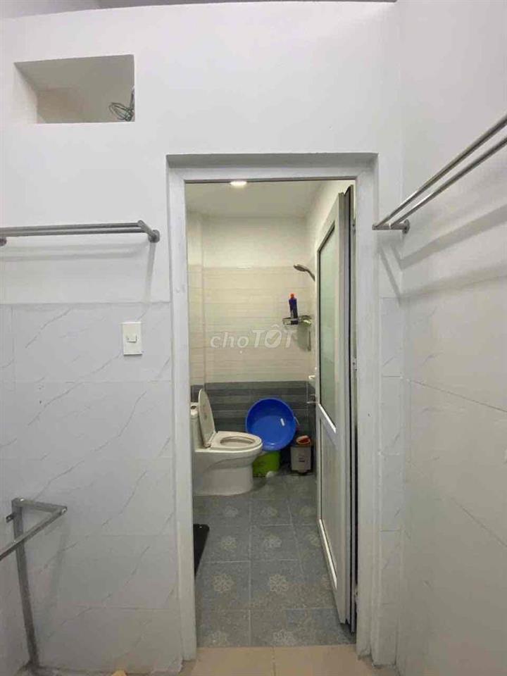 Cho thuê CHDV full nội thất - Tách bếp