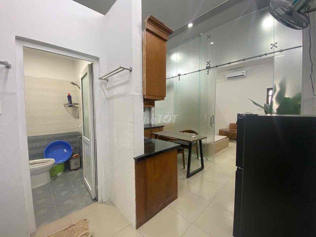 Cho thuê CHDV full nội thất - Tách bếp