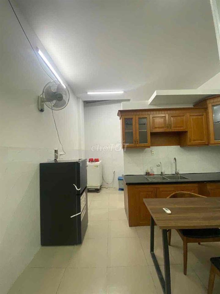 Cho thuê CHDV full nội thất - Tách bếp