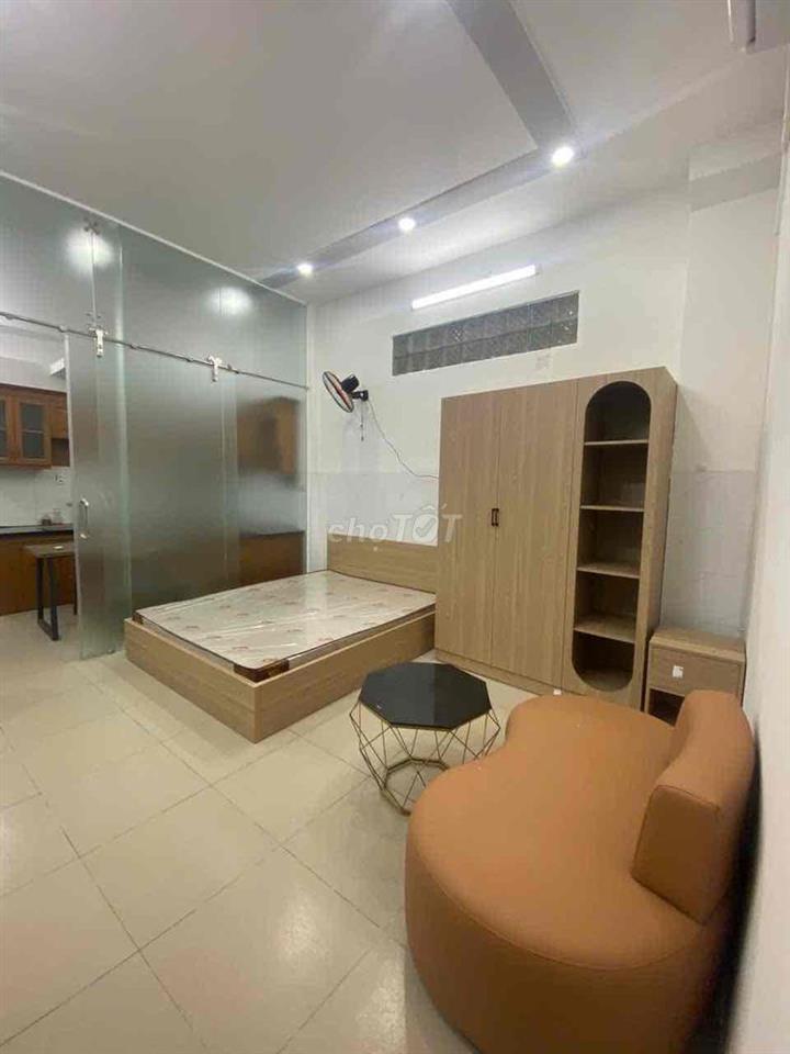 Cho thuê CHDV full nội thất - Tách bếp