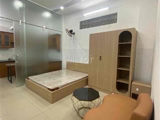 Cho thuê CHDV full nội thất - Tách bếp