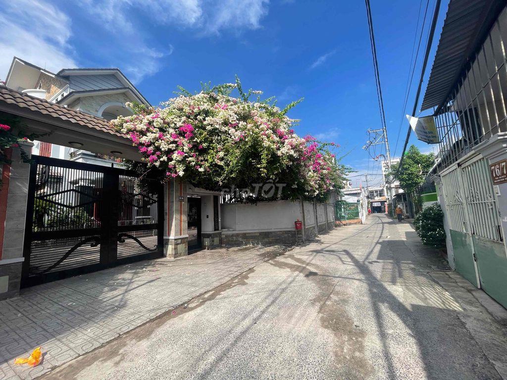 cần tiền bán. giá đầu tư. Khu Phan Văn Hớn