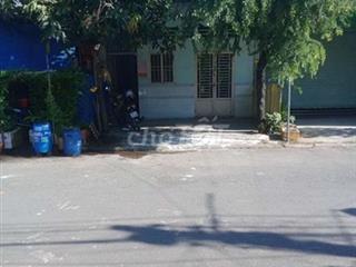 phòng cao ráo sạch sẽ thoáng mát yên tĩnh 