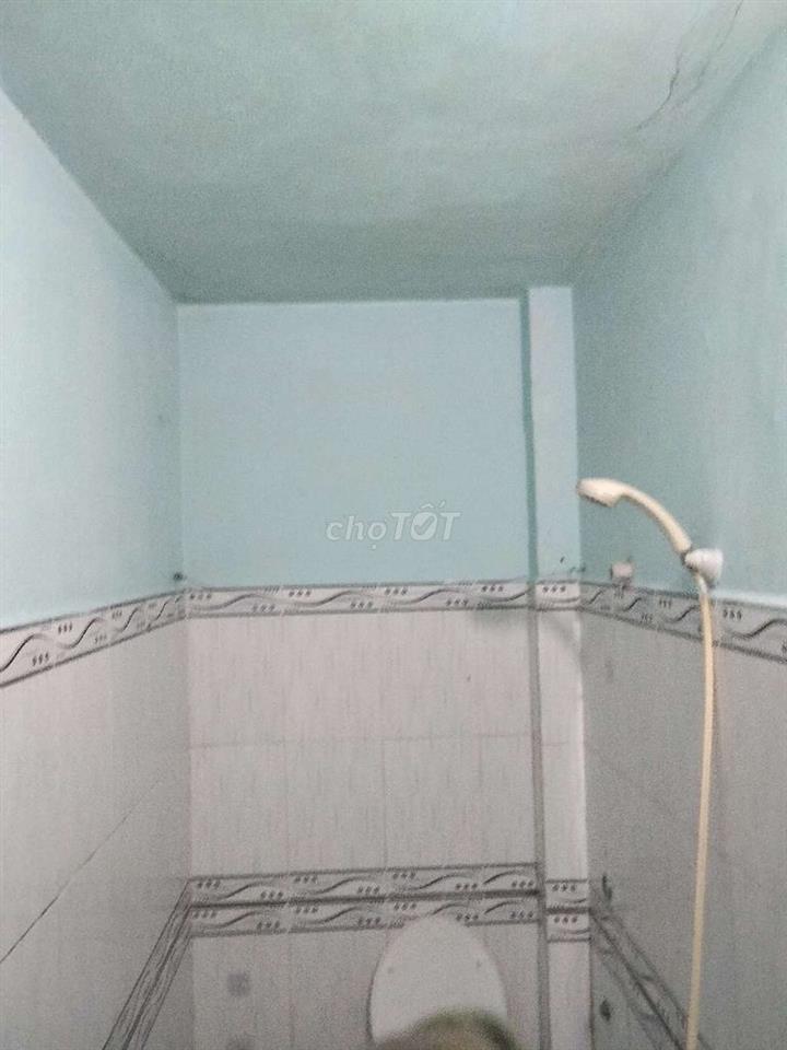 phòng cao ráo sạch sẽ thoáng mát yên tĩnh 