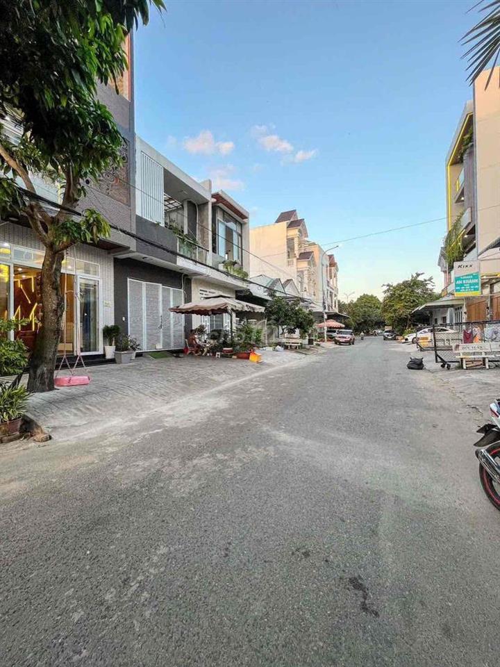 NHÀ 1 TRỆT 2 LẦU – KDC THỚI NHỰT 2 – GẦN ĐH Y DƯỢC CẦN THƠ