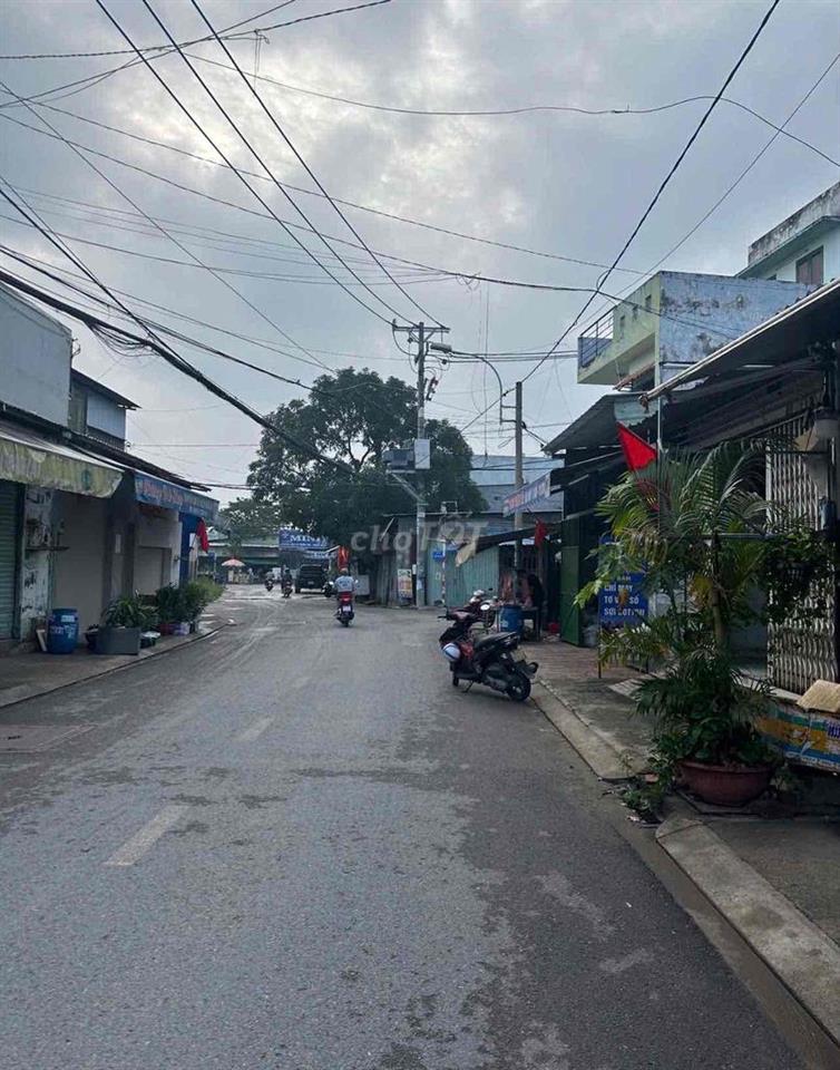 NHÀ MẶT TIỀN KINH DOANH