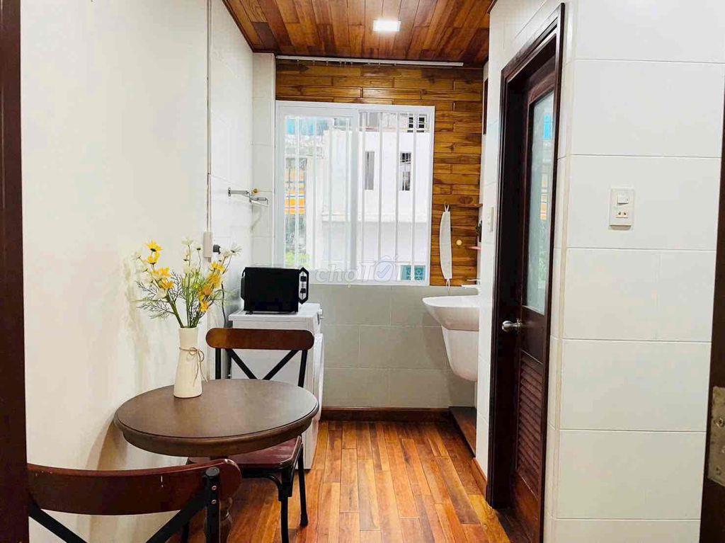 1PN Tách Bếp Có Máy Giặt Riêng - Full Đồ Gỗ- Tô Hiến Thành Q10 Không
