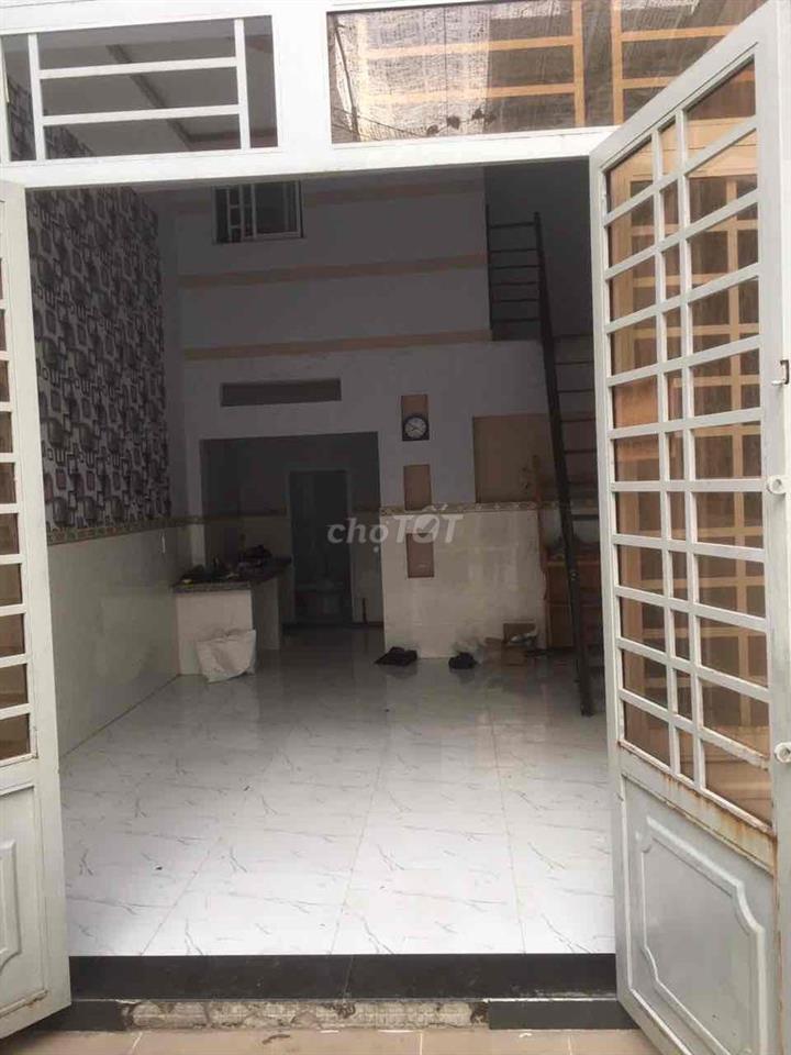 Nhà cho thuê nguyên căn có sân rộng