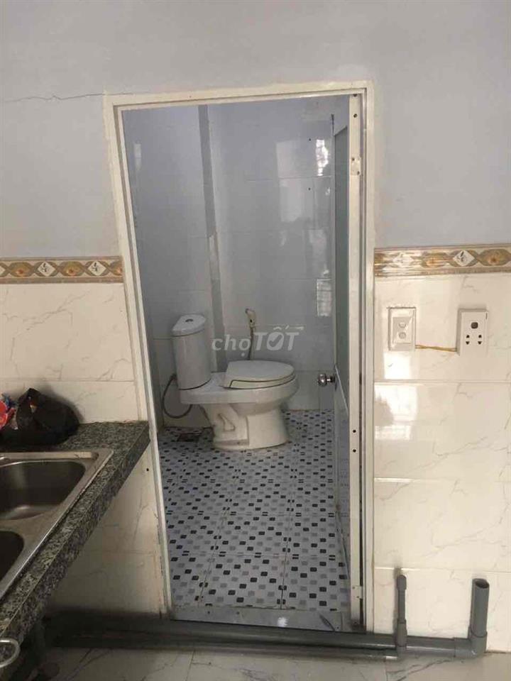 Nhà cho thuê nguyên căn có sân rộng
