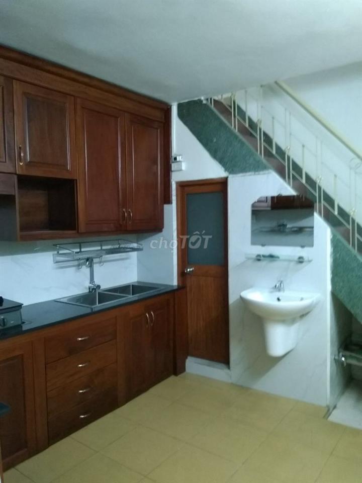 Nhà hẻm xe hơi, đường Hoàng Văn Thụ sát sân bay Tân Sơn Nhất