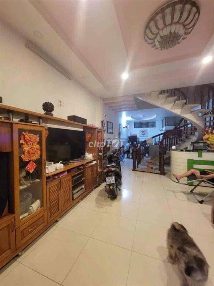 nhà cần bán gấp để đi mỹ định cư hoặc cho thuê nguyên căn