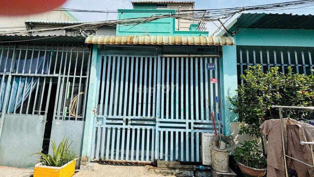 XUNG QUANH KHU QUY HOẠCH HƯNG LONG BÌNH CHÁNH, TÔI CẦN BÁN