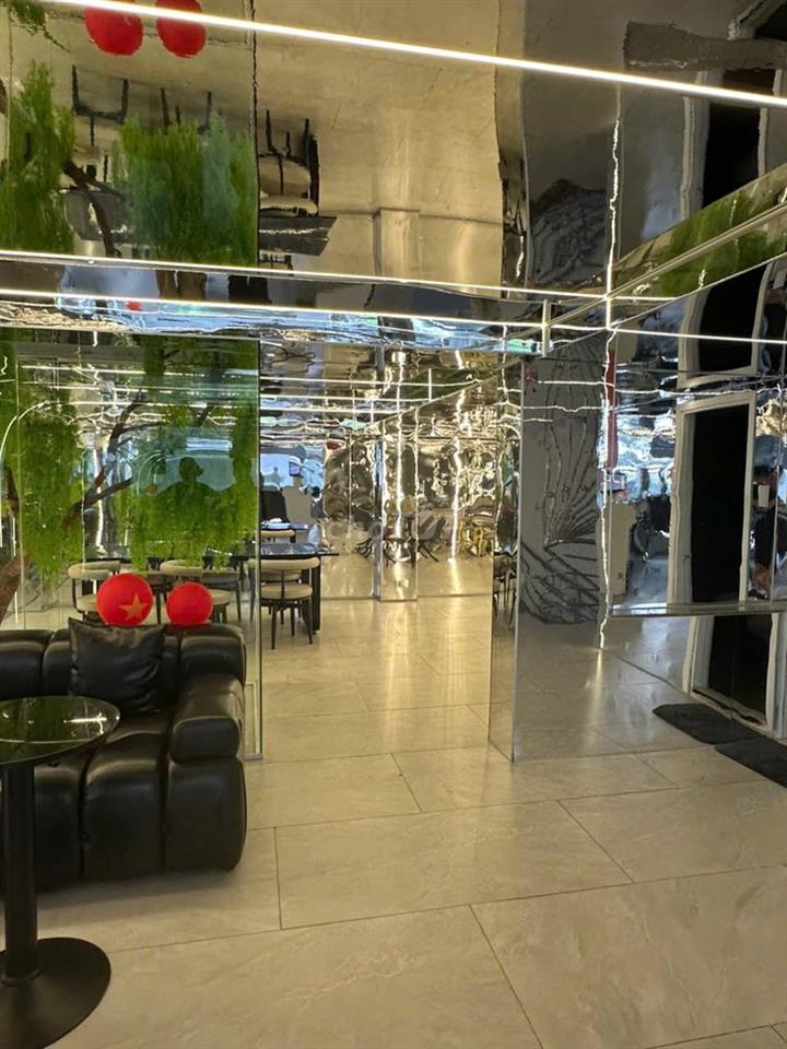 CHO THUÊ TÒA NHÀ MẶT TIỀN HOA SỨ – KHU PHAN XÍCH LONG, TP.HCM