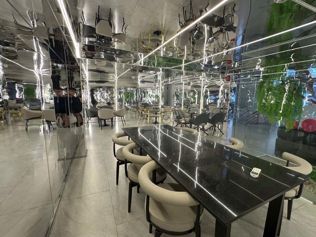 CHO THUÊ TÒA NHÀ MẶT TIỀN HOA SỨ – KHU PHAN XÍCH LONG, TP.HCM