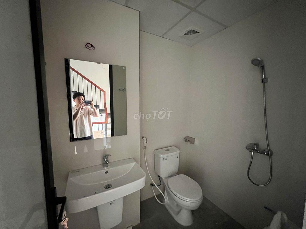 Cho thuê nhà thô nguyên căn, mới hoàn thiện tại Lạc Trung