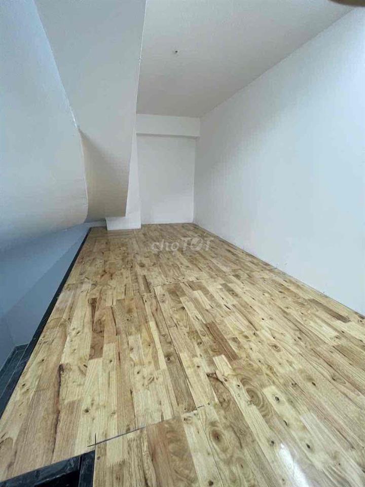 Phòng trọ gác, giá hạt dẻ phù hợp hssv