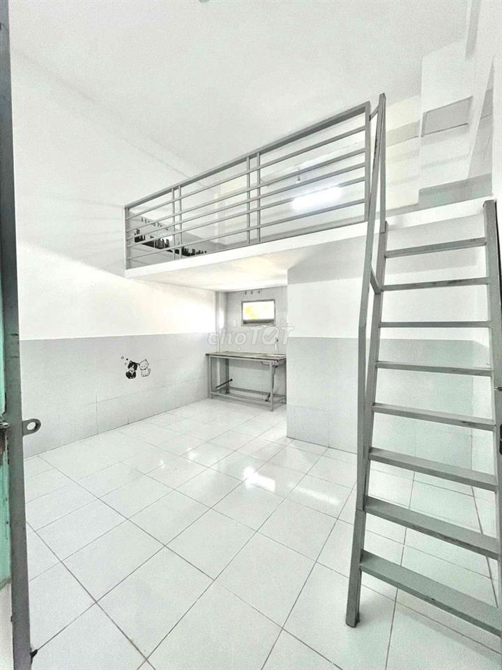 Phòng gác giá rẻ chỉ 3tr9