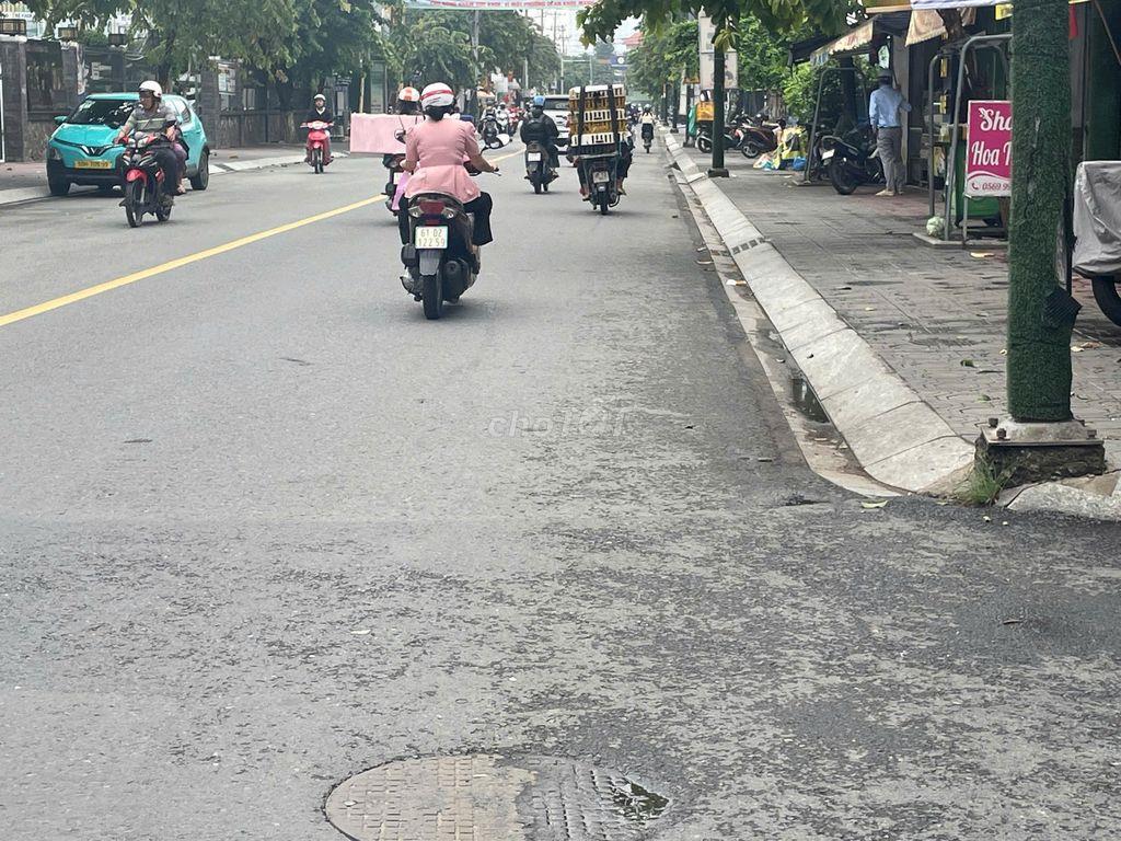 Cho thuê Nhà T+Lững+3L, 8x40m, Trần Hưng Đạo ,75tr