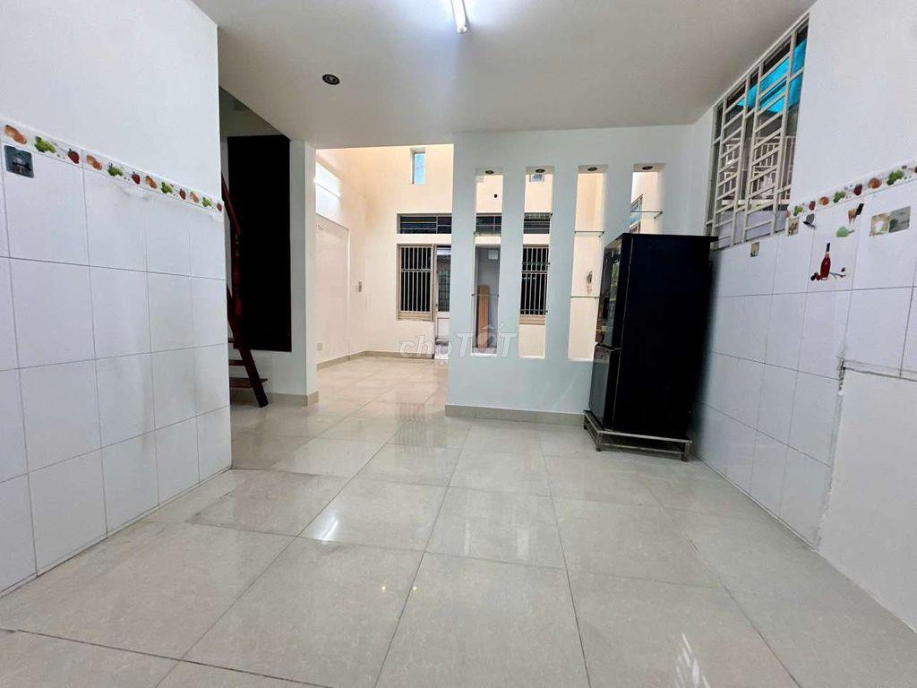 CHÍNH CHỦ CHO THUÊ NHÀ SÂN VƯỜN NGỎ OTO GIÁ 13TR5 CÒN BỚT