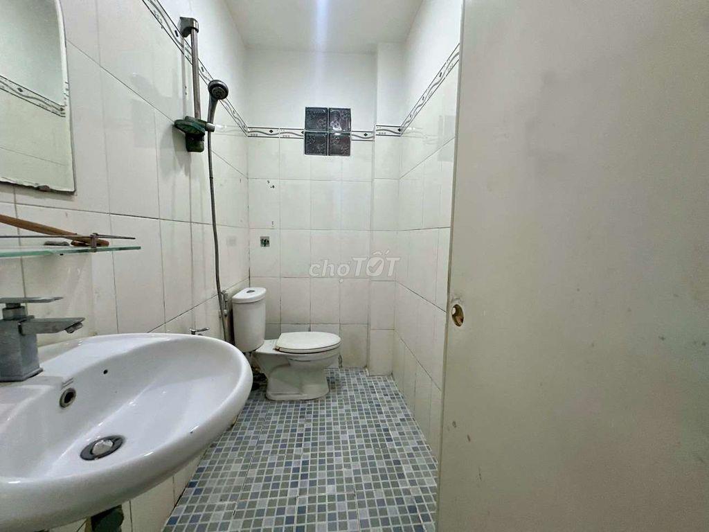 CHÍNH CHỦ CHO THUÊ NHÀ SÂN VƯỜN NGỎ OTO GIÁ 13TR5 CÒN BỚT