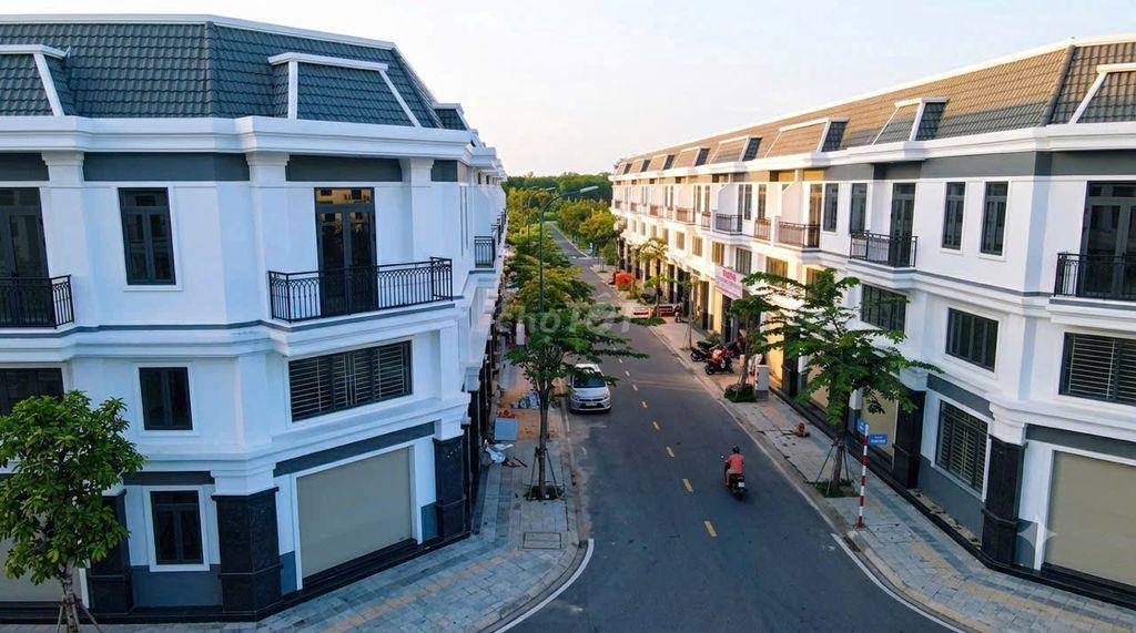 887tr sở hữu nhà đối diện công viên thông vành đai 4 gần ĐH Việt Đức