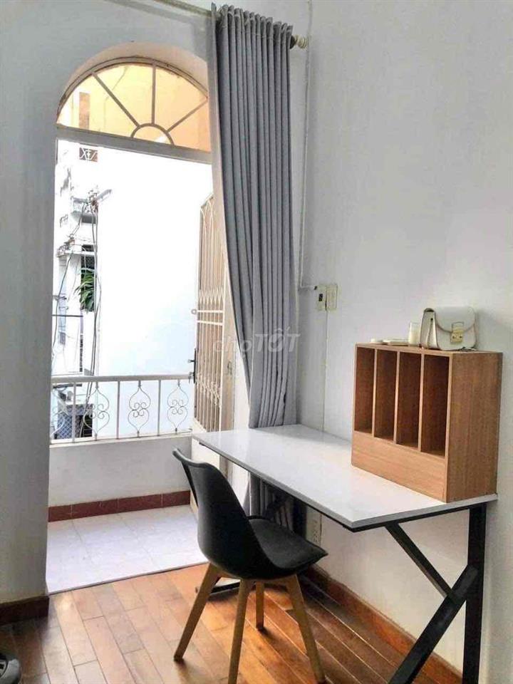 CHO THUÊ PHÒNG CÓ BAN CÔNG ĐỀ THÁM Q1