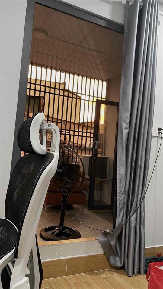 Cho thuê nhà nguyên căn đối diện Chợ Phạm Thế Hiển Q8