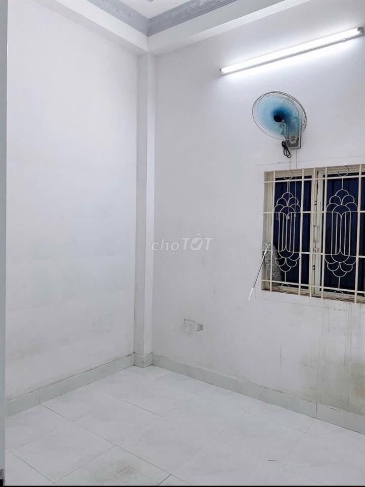 Cho thuê phòng trống 10m2, nhà nguyên căn (Không chung chủ)