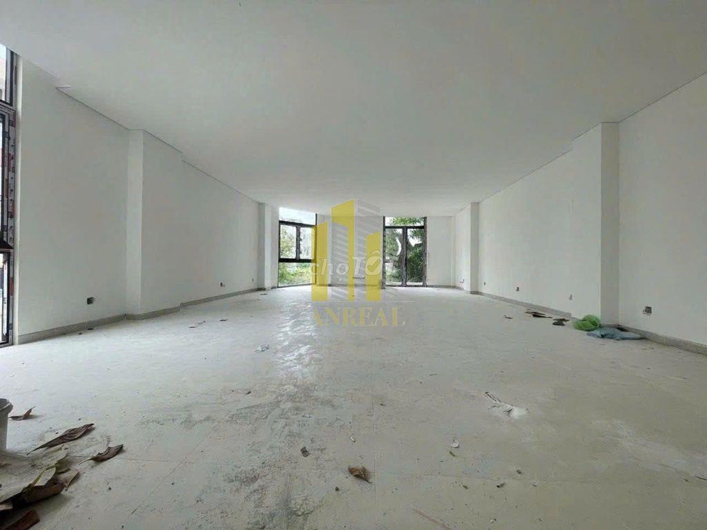 CHO THUÊ VILLA SÀN TRỐNG HIỆN ĐẠI - GIÁ 82 TRIỆU