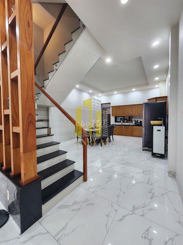 CHO THUÊ NHÀ 3 LẦU SÂN XE HƠI - ĐẦY ĐỦ NỘI THẤT GIÁ 30 TRIỆU