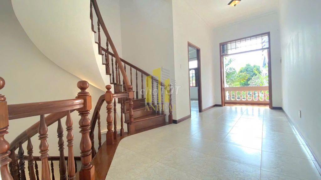 Cho Thuê Biệt Thự Đường Nguyễn Ư Dĩ Giá 55 Triệu 