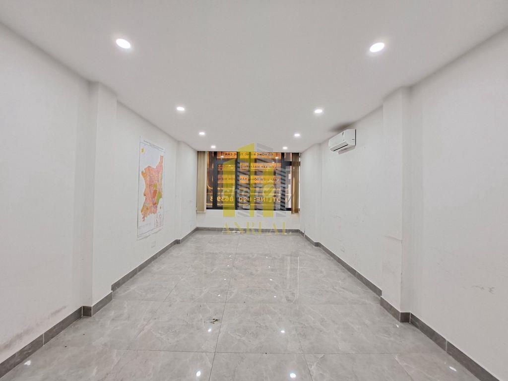CHO THUÊ NHÀ MẶT TIỀN NGUYỄN HOÀNG HOÀNG 2 LẦU 4 PHÒNG GIÁ 28 TRIỆU . 