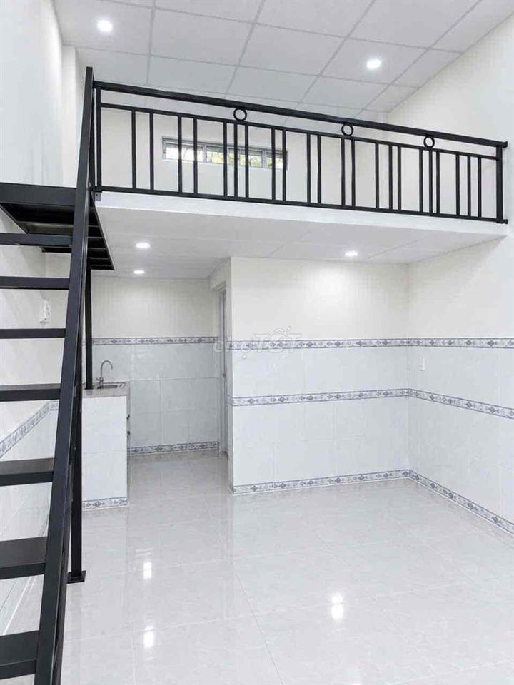 gần cầu vượt linh xuân, đh ngân hàng, làng đại học