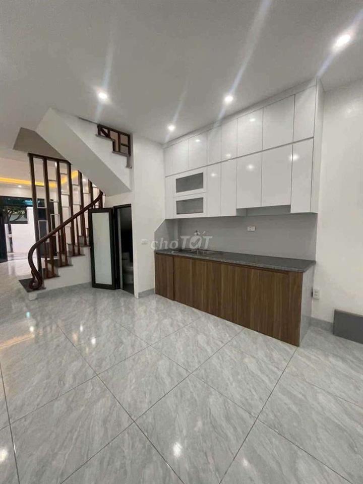Bán nhà ngõ 148 Ngọc Hồi Hoàng Liệt Hà Nội 45m x 5 tầng 