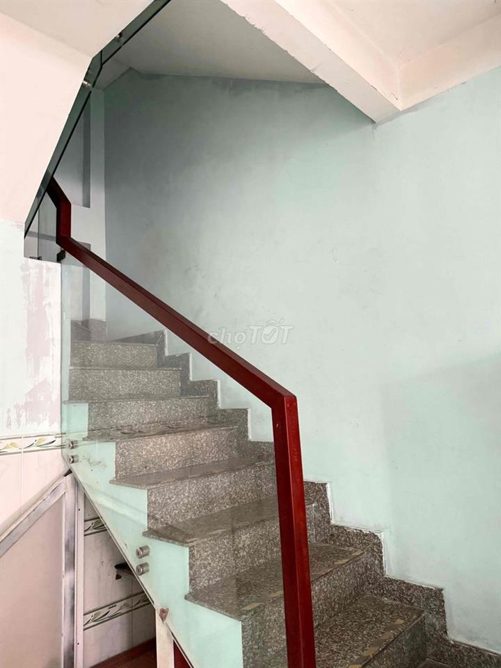 Cho thuê nhà liên khu 4-5 bình tân   4*16 1 trệt,2 lầu sân thượng. 3pn
