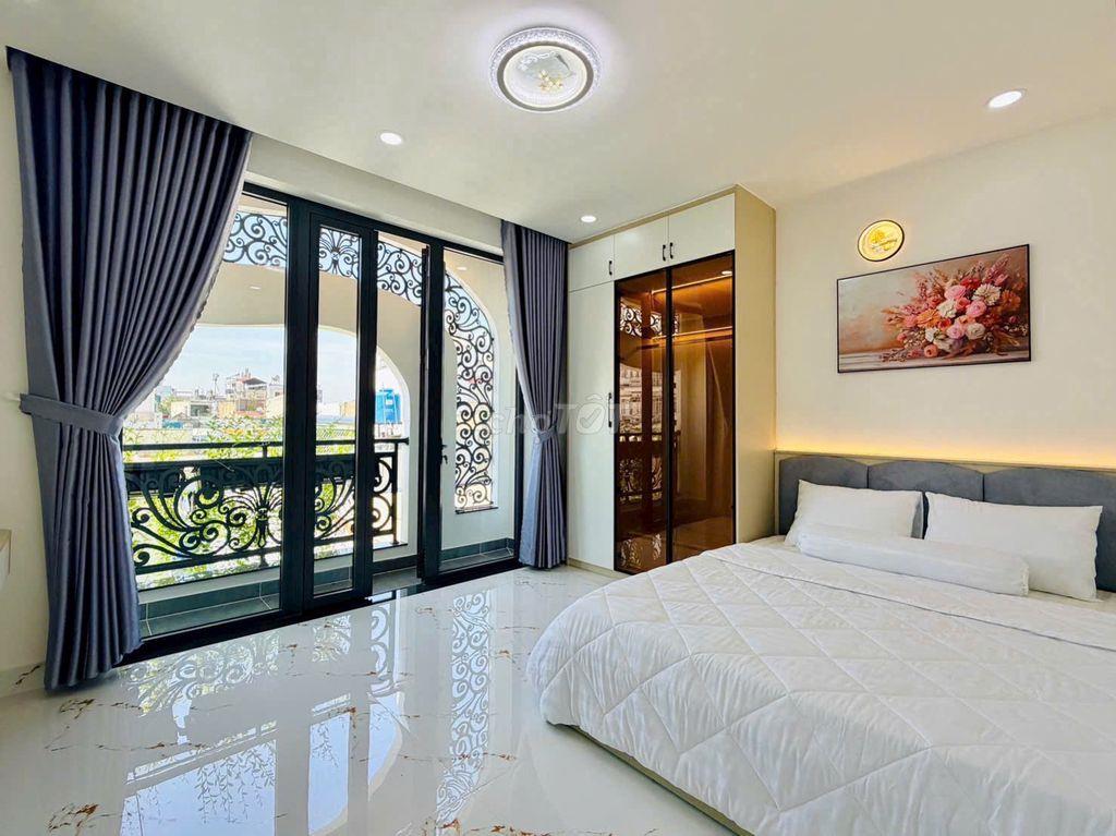 Gia đình kẹt tiền cần bán căn nhà 1 trệt - 2 lầu - sân thượng