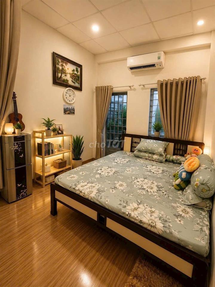 Chính chủ bán nhà Mặt tiền hẻm kinh doanh - 2 phòng ngủ