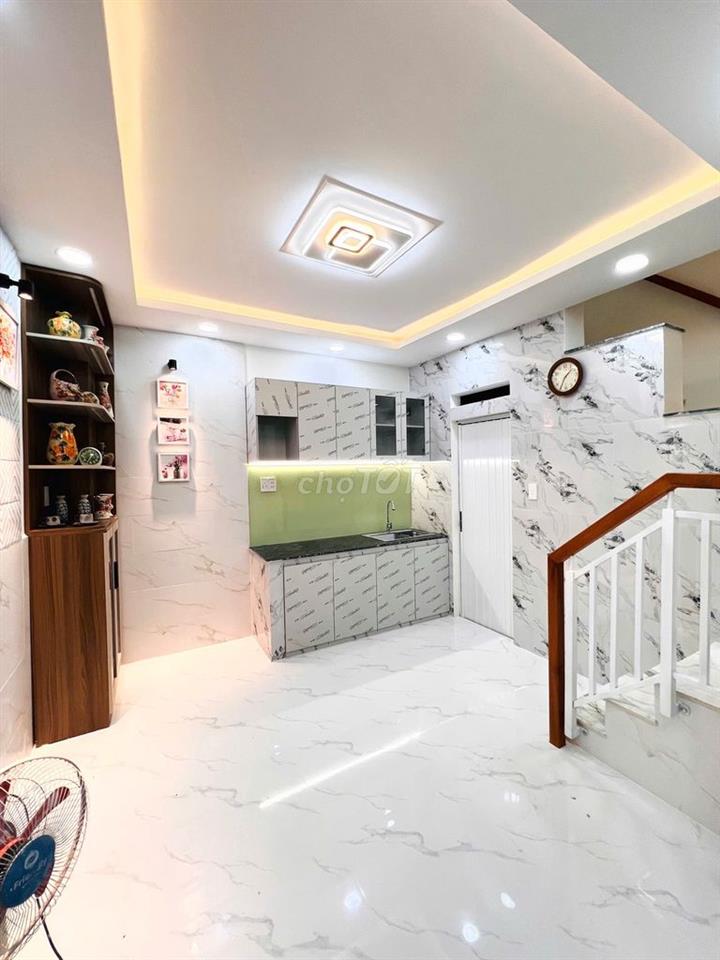 Nhà đẹp - 1 tỷ hơn - giành cho vợ chồng trẻ - sổ hồng riêng ko QH