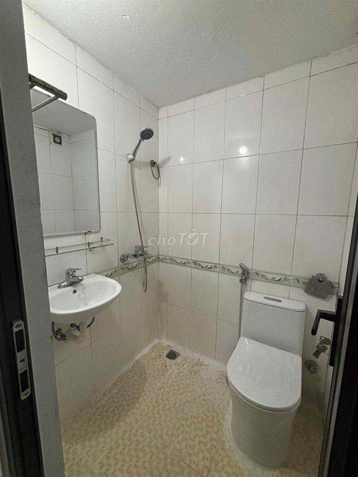 Nhà mới  4 tầng như ảnh chụp , full đồ, trung tâm phó Tôn  Đức Thắng