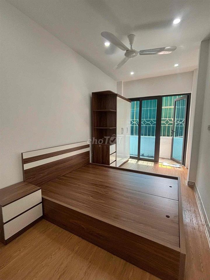 Nhà mới  4 tầng như ảnh chụp , full đồ, trung tâm phó Tôn  Đức Thắng