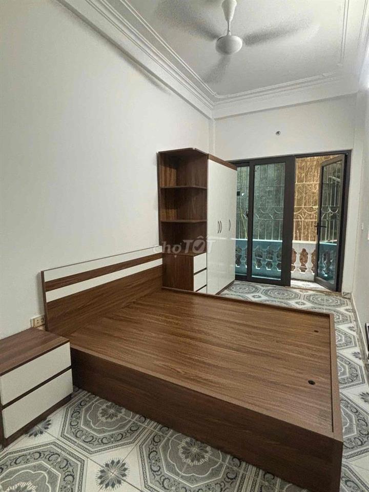 Nhà mới  4 tầng như ảnh chụp , full đồ, trung tâm phó Tôn  Đức Thắng