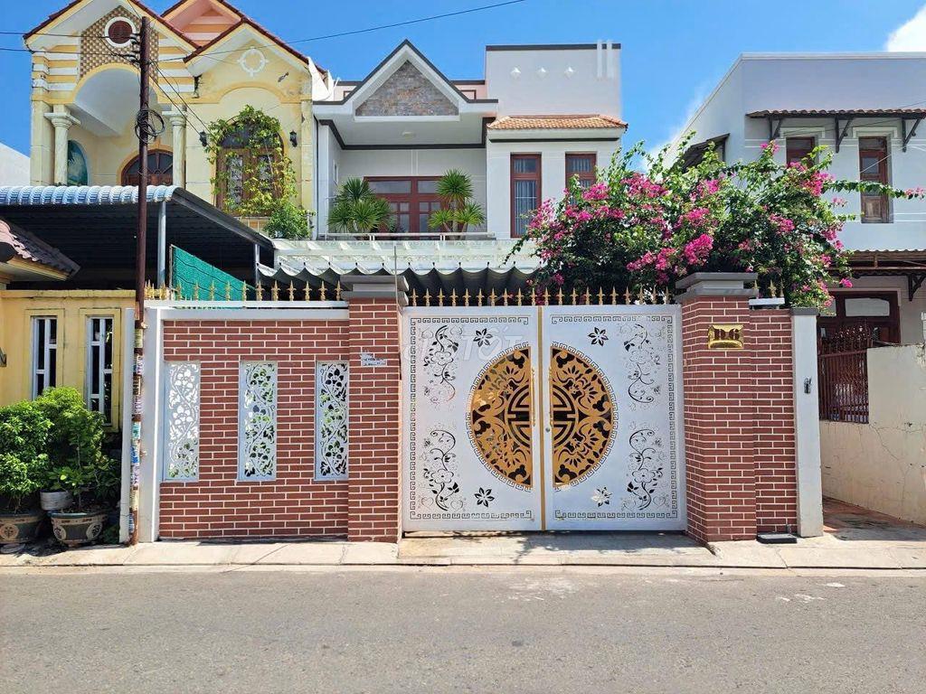 NHÀ PHỐ ĐẸP