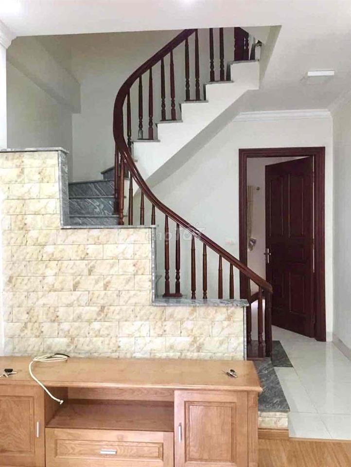 10 Triệu - 2 oto tránh - 3 Ngủ - Trương Định cho thuê nguyên căn