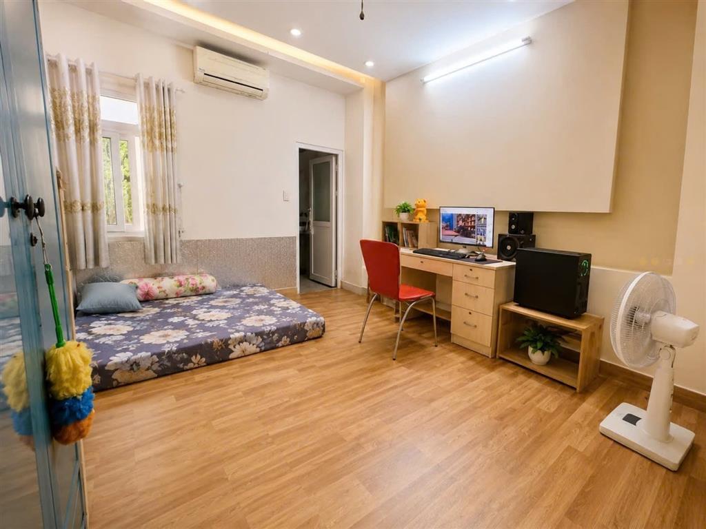 NHÀ 4 TẦNG BTCT – 75M² NỞ HẬU – 5PN 5WC – HẺM Ô TÔ NGUYỄN KIỆM, SÁT BV 175 – NHỈNH 8 TỶ.