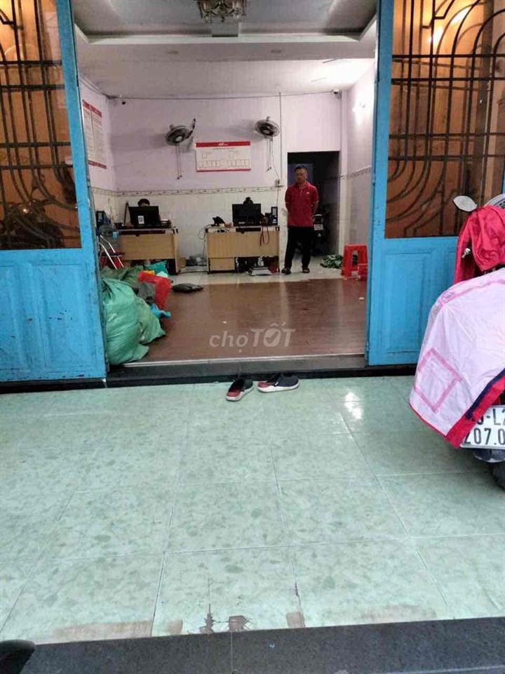 ĐÃ GIẢM 500 TRIỆU! Bán gấp nhà. 122 Hồ Văn Long, sổ hồng sẵn công chứn
