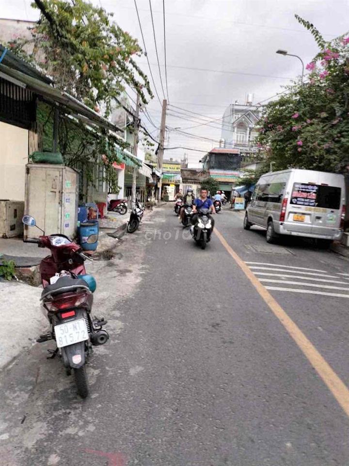 ĐÃ GIẢM 500 TRIỆU! Bán gấp nhà. 122 Hồ Văn Long, sổ hồng sẵn công chứn