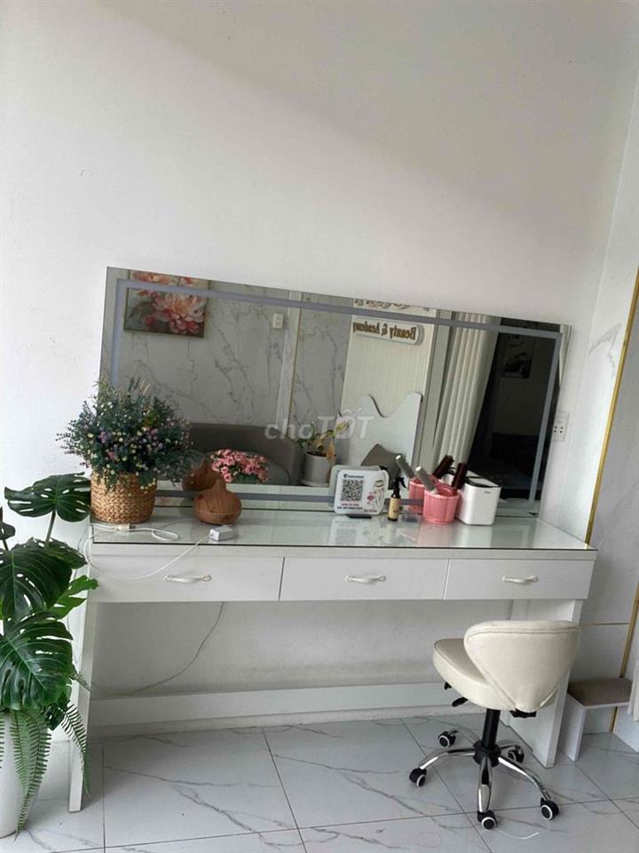 Mặt bằng Spa, làm đẹp hẻm xe hơi full nội thất (bàn,ghế,tủ,2 máy lạnh)